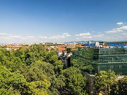 Crystal Palace Boutique Hotel