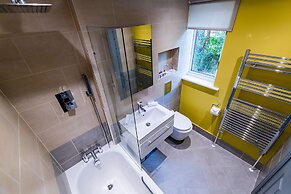 Stonecross Manor Hotel