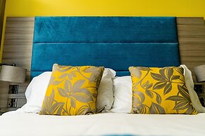 Stonecross Manor Hotel