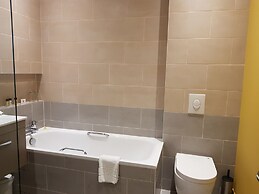 Stonecross Manor Hotel