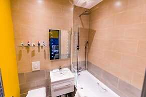 Stonecross Manor Hotel