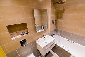 Stonecross Manor Hotel