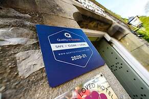 Stonecross Manor Hotel