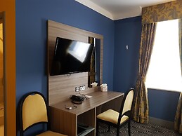 Stonecross Manor Hotel