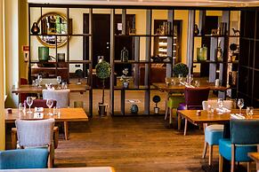 Stonecross Manor Hotel