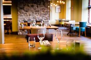 Stonecross Manor Hotel