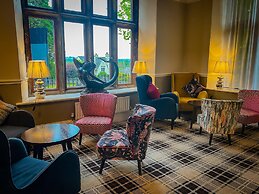 Stonecross Manor Hotel