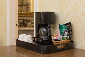 Carmel Inn And Suites