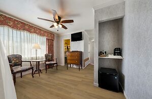 Carmel Inn And Suites