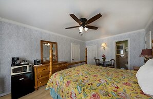 Carmel Inn And Suites