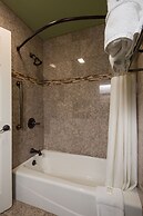 Carmel Inn And Suites