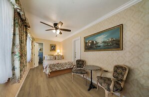 Carmel Inn And Suites