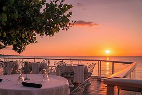 Travellers Beach Resort