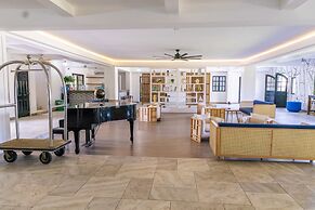 Travellers Beach Resort