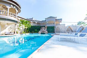 Travellers Beach Resort