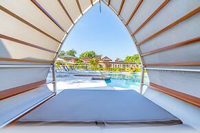 Travellers Beach Resort