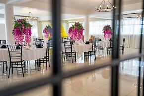 Travellers Beach Resort