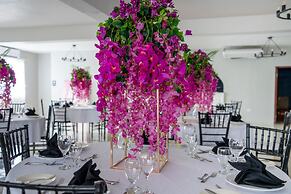 Travellers Beach Resort