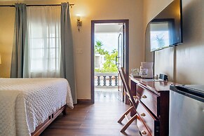 Travellers Beach Resort