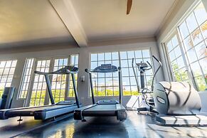 Travellers Beach Resort