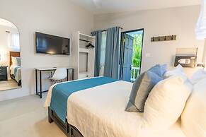 Travellers Beach Resort