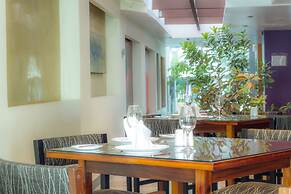 Hotel Embassy