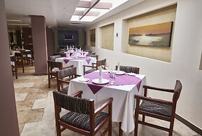 Hotel Embassy