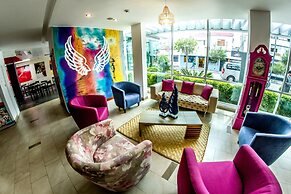 Hotel Embassy
