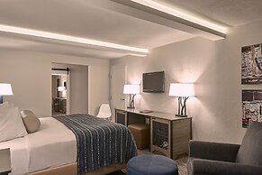 Fredericksburg Inn & Suites