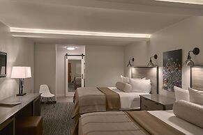 Fredericksburg Inn & Suites