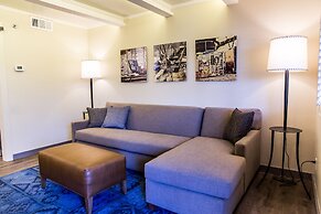 Fredericksburg Inn & Suites