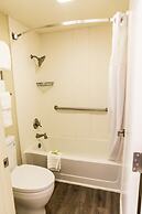 Fredericksburg Inn & Suites