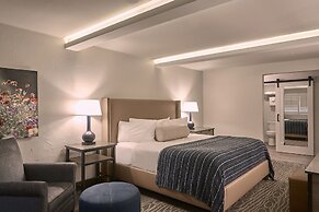 Fredericksburg Inn & Suites