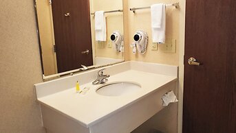 Magnuson Hotel West Liberty