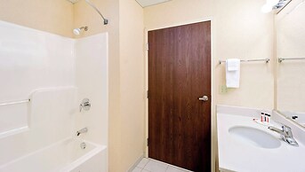 Magnuson Hotel West Liberty