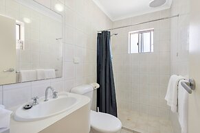 COAST motel and apartments