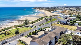 COAST motel and apartments