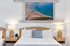 COAST motel and apartments