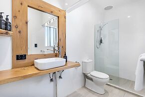 COAST motel and apartments