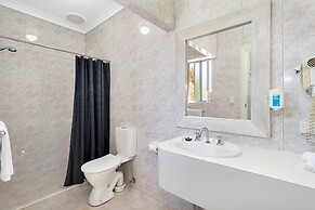 COAST motel and apartments