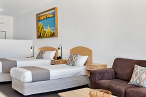 COAST motel and apartments