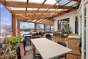 COAST motel and apartments