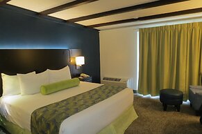 Oasis Hotel & Conv Center, Ascend Hotel Collection