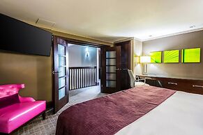 Oasis Hotel & Conv. Center, an Ascend Collection Hotel