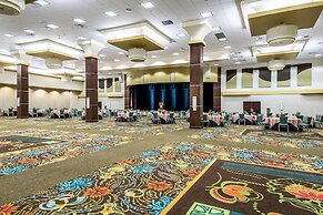 Oasis Hotel & Conv. Center, an Ascend Collection Hotel
