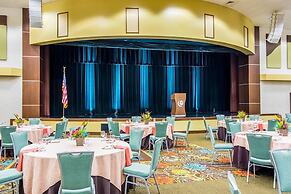 Oasis Hotel & Conv. Center, an Ascend Collection Hotel