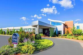 Oasis Hotel & Conv Center, Ascend Hotel Collection