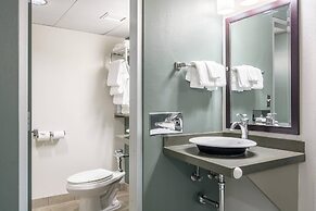 Oasis Hotel & Conv. Center, an Ascend Collection Hotel