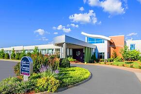 Oasis Hotel & Conv. Center, an Ascend Collection Hotel