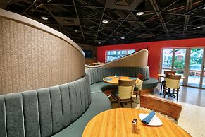 Oasis Hotel & Conv Center, Ascend Hotel Collection